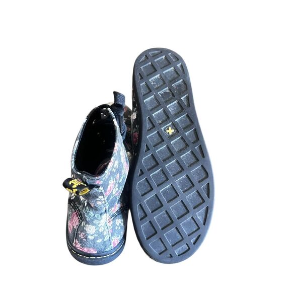 Doc Dr Martens Hackney Rose Floral black Canvas Boots US Size 7 EU 38 - Picture 6 of 7